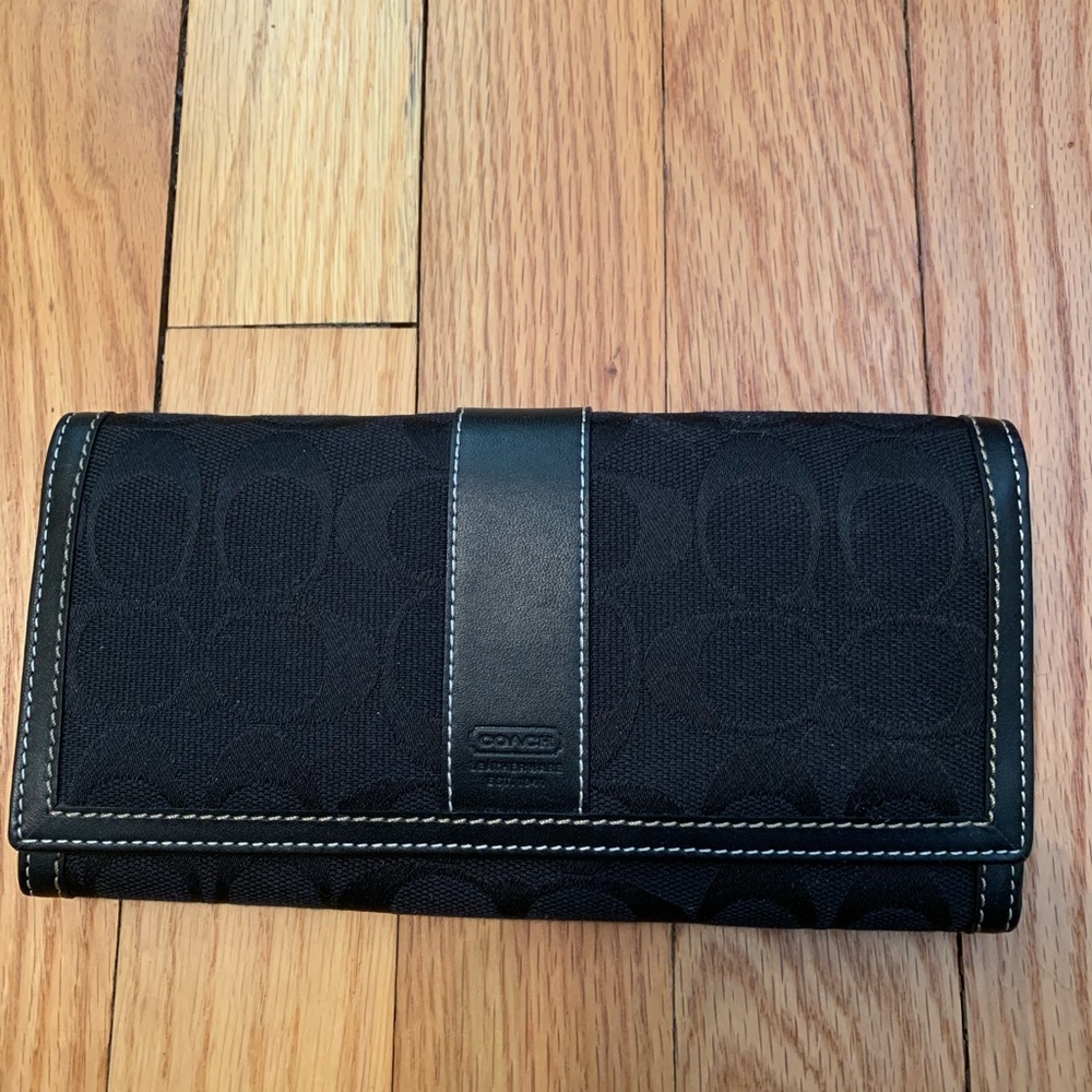 NWT Coach Authentic Wallet